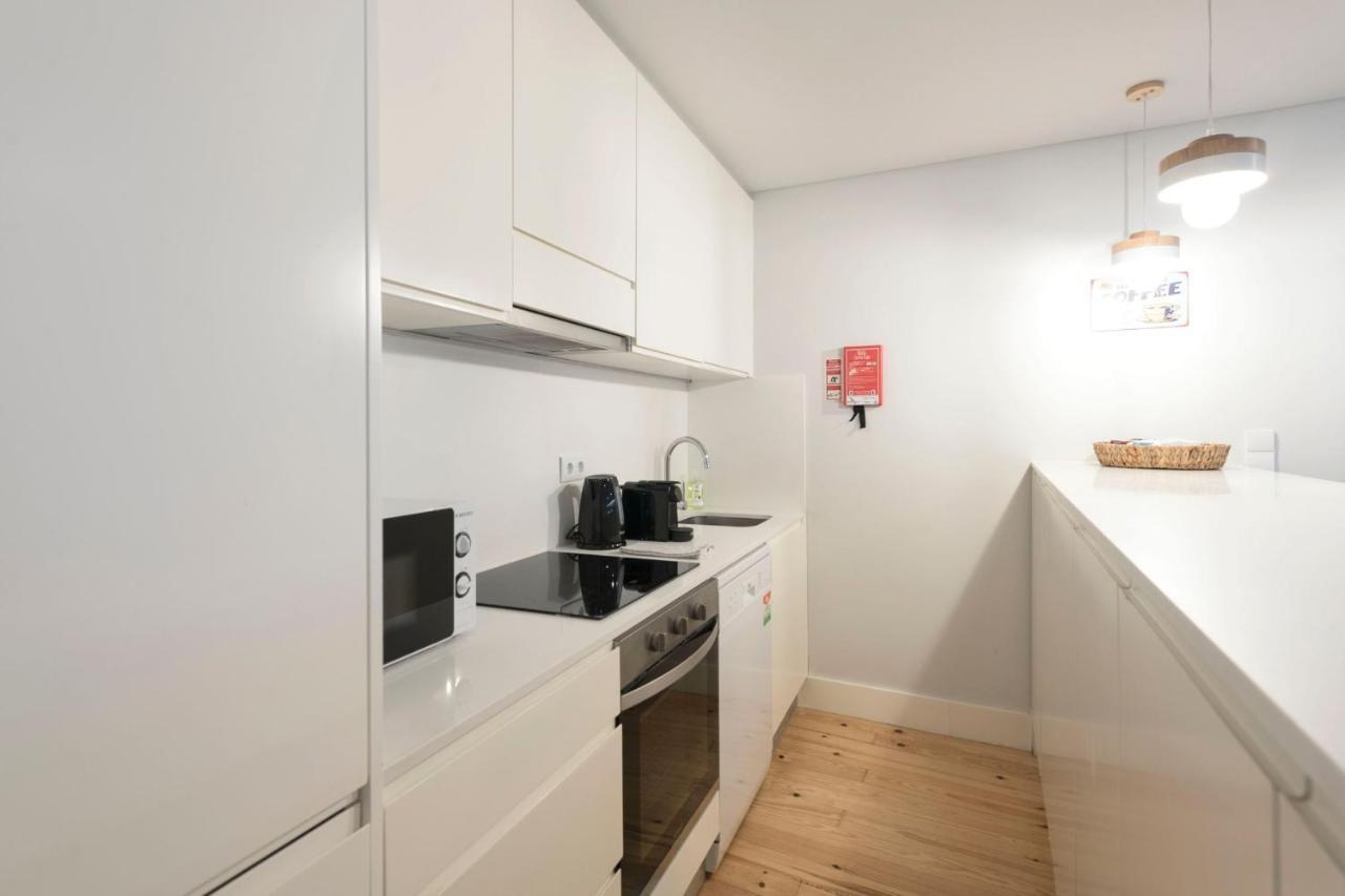 Lovelystay - Porto Peaceful Living W/ Backyard Luaran gambar