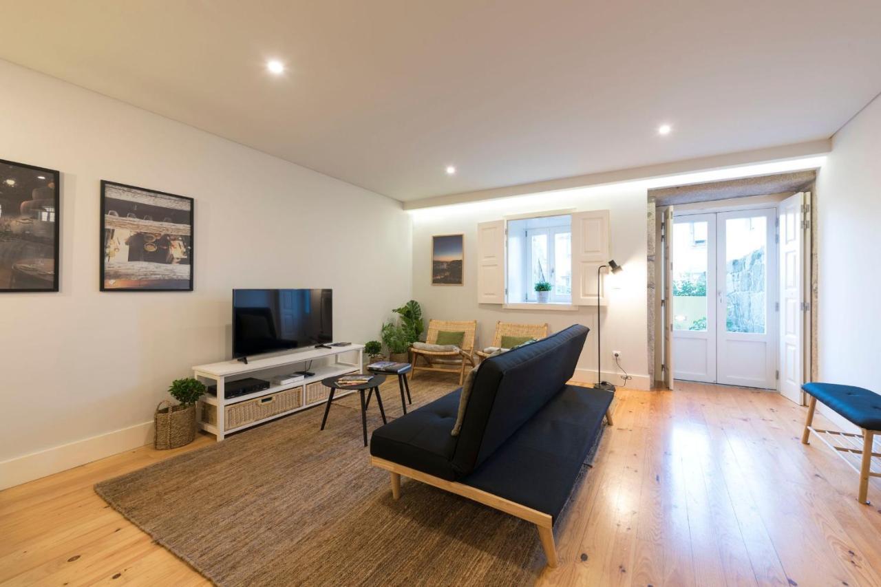 Lovelystay - Porto Peaceful Living W/ Backyard Luaran gambar
